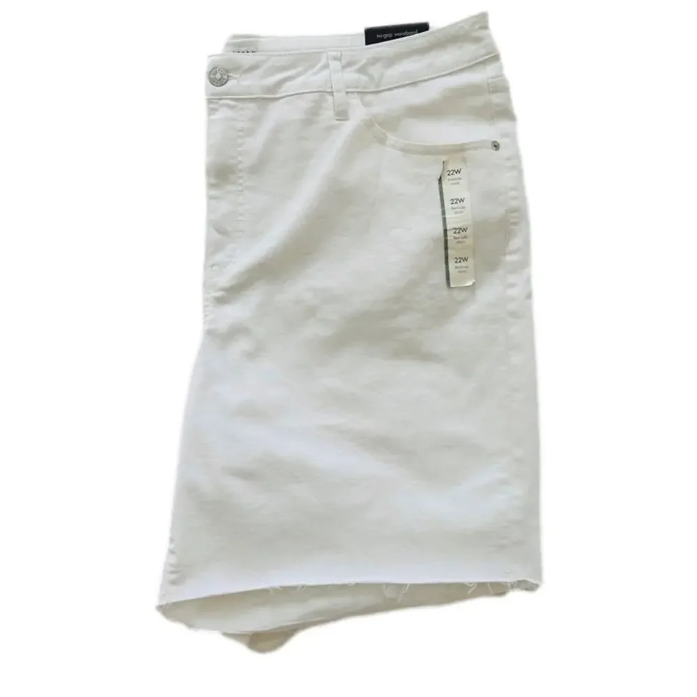 AVA & VIV Shorts White High Rise No Gap Waist Bermuda Denim Jean Plus 22W NEW - Picture 11 of 12